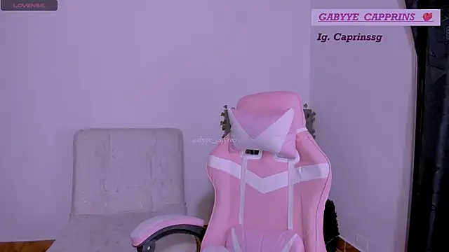 gabyye capprins online show from April 21, 2026, 1:42 am