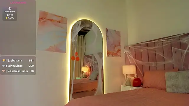 SweetGirl       online show from October 19, 2025, 11:40 pm