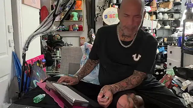 Snapshot of joeytatts66 chatting on June 20, 2026, 4:50 am joeytatts66 online show from June 20, 2026, 4:50 am