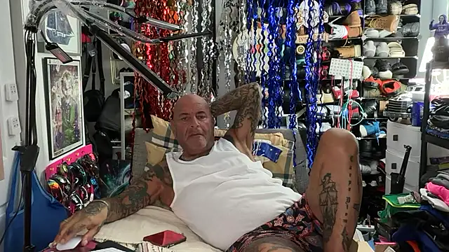 Snapshot of joeytatts66 chatting on June 6, 2026, 2:06 am joeytatts66 online show from June 6, 2026, 2:06 am