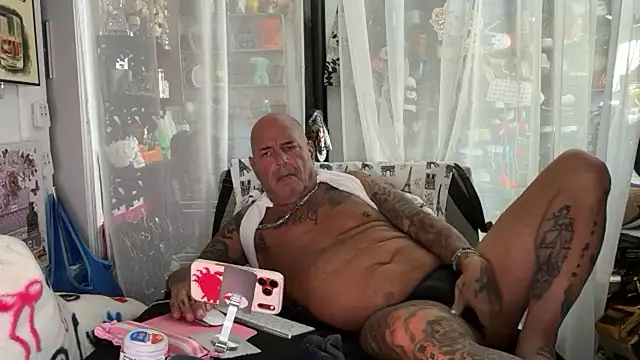 joeytatts66 online show from August 5, 2026, 1:10 am