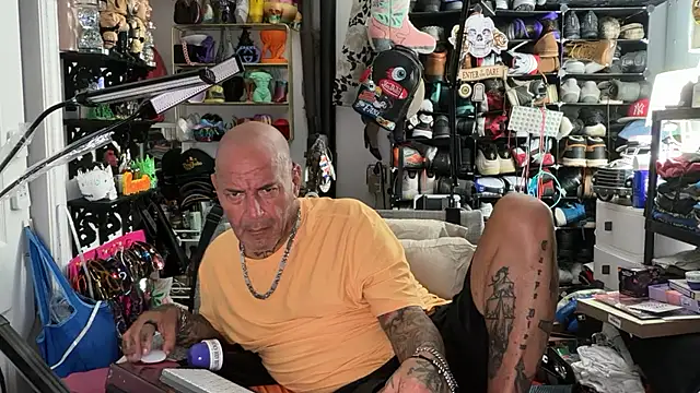 joeytatts66 online show from July 8, 2026, 1:19 am