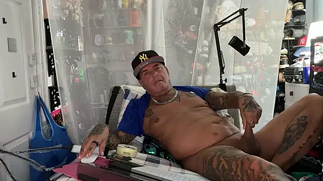 joeytatts66 online show from July 22, 2026, 1:40 am