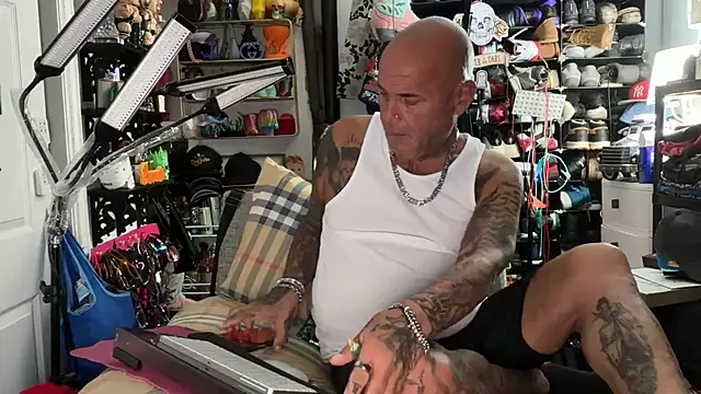 joeytatts66 online show from July 14, 2026, 1:49 am