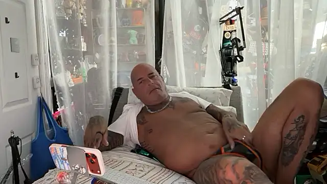 joeytatts66 online show from July 28, 2026, 1:13 am