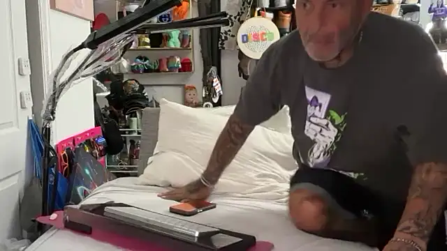 Snapshot of joeytatts66 chatting on June 21, 2026, 2:28 am joeytatts66 online show from June 21, 2026, 2:28 am