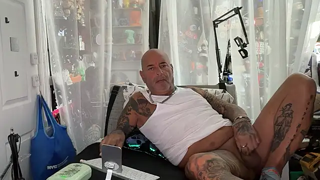 joeytatts66 online show from July 30, 2026, 1:16 am