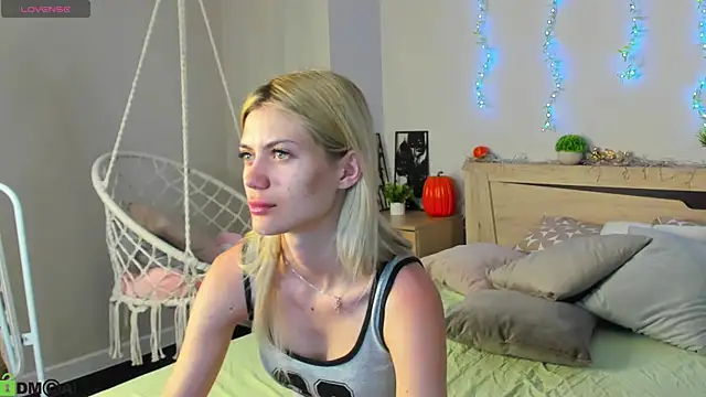 Snapshot of Cherry_Price chatting on June 14, 2026, 11:06 pm Cherry Price online show from June 14, 2026, 11:06 pm