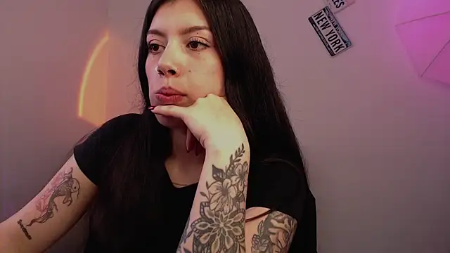 iam emy online show from February 26, 2025, 8:47 pm