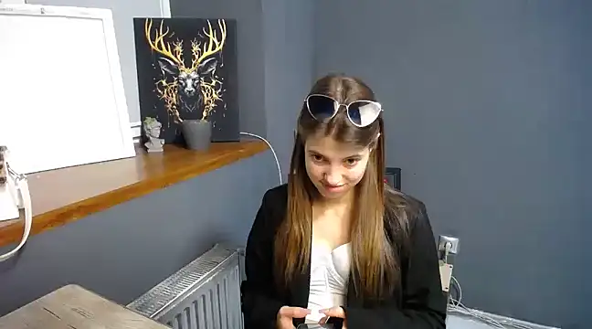 felicity gold online show from March 10, 2025, 7:22 am