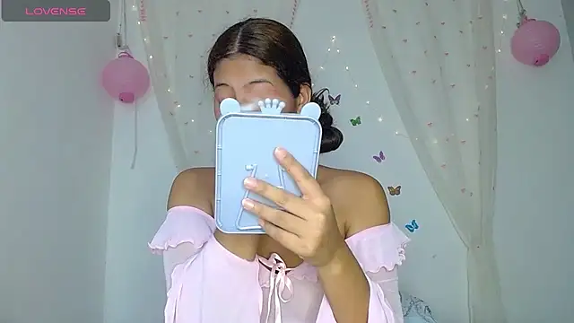 Snapshot of evaluna_horny_ chatting on November 3, 2025, 9:07 pm evaluna horny online show from November 3, 2025, 9:07 pm