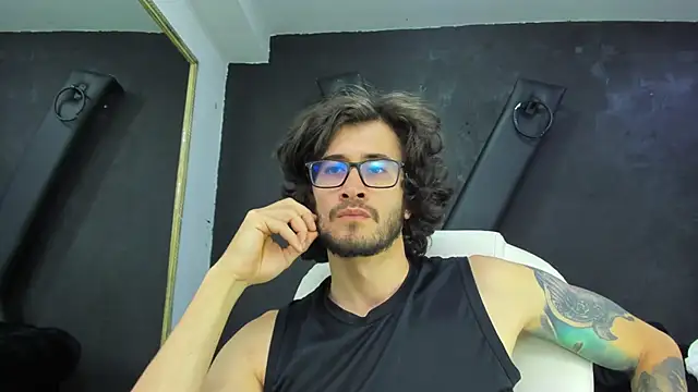 Loggan donnelly online show from March 16, 2025, 10:53 pm