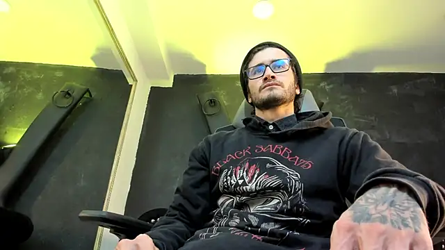 Loggan donnelly online show from September 24, 2025, 8:15 pm