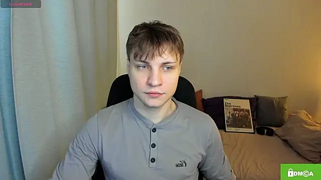 handsome guy01 online show from February 15, 2026, 2:16 pm