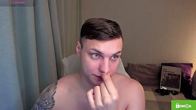 handsome guy01 online show from April 26, 2026, 6:38 pm