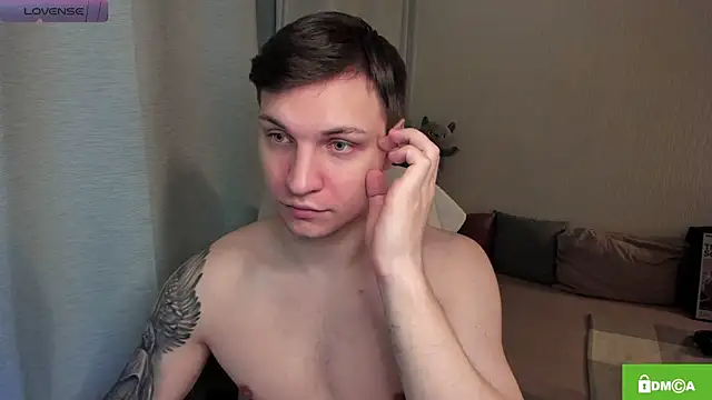 handsome guy01 online show from June 18, 2026, 12:09 am