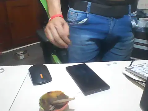 SOLESFETISHBR online show from October 28, 2025, 11:47 pm