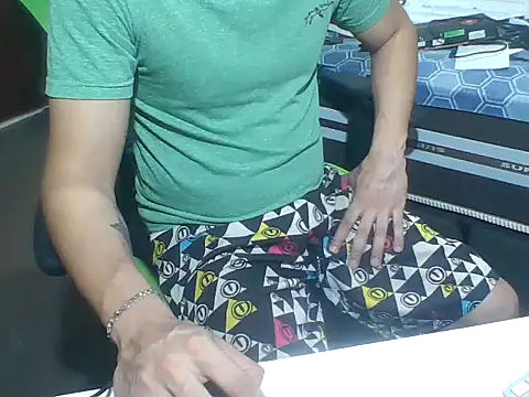 SOLESFETISHBR online show from October 3, 2025, 2:07 pm