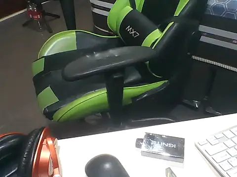 SOLESFETISHBR online show from October 2, 2025, 1:31 am