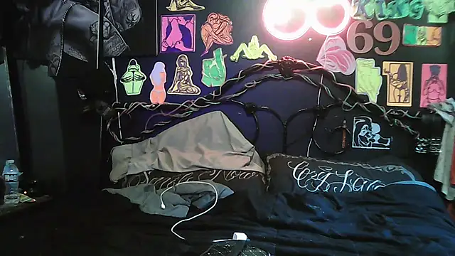 kjs daddy123 online show from March 29, 2026, 2:57 am