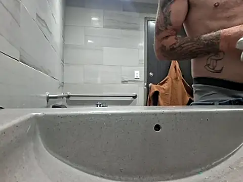 Cantufamily1979 online show from October 30, 2025, 5:39 am