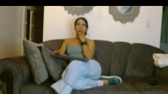 Vanessa Aniston online show from June 6, 2026, 2:28 am