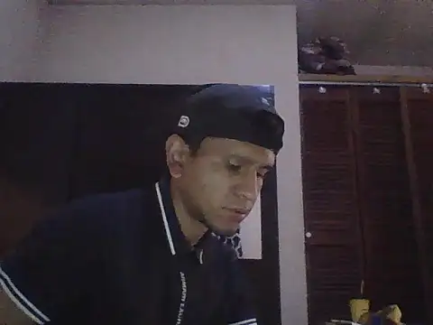 oiram27 online show from October 1, 2025, 4:22 pm