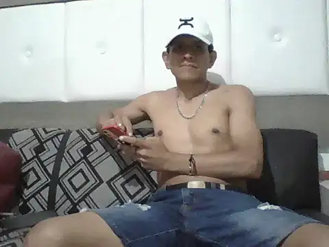 oiram27 online show from October 2, 2025, 10:24 pm