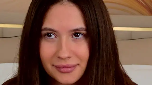 milaleoneli online show from February 16, 2026, 3:10 pm