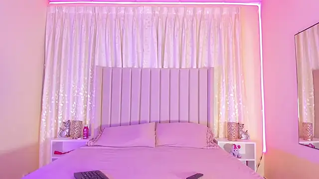 Aliison Smith online show from March 13, 2025, 2:49 am