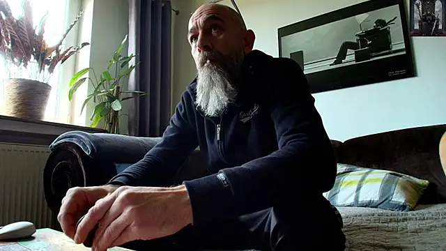 Kingsscepter online show from March 12, 2025, 11:21 am