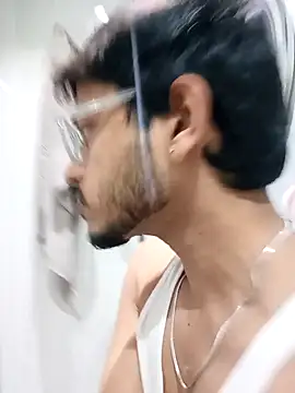 skinnyyyyyyyyy online show from March 24, 2026, 2:44 am