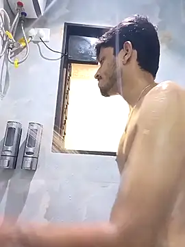 skinnyyyyyyyyy online show from October 24, 2025, 4:00 am