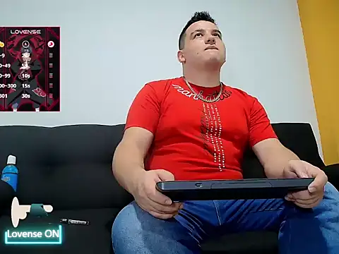 leoreem97 online show from November 7, 2025, 12:04 am