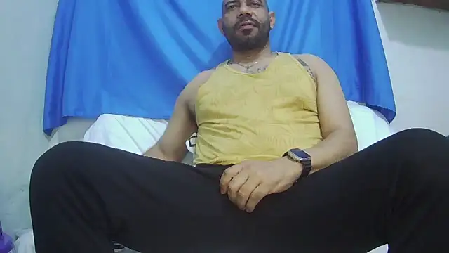 Snapshot of bruce_bigg chatting on March 26, 2026, 5:06 am bruce bigg online show from March 26, 2026, 5:06 am