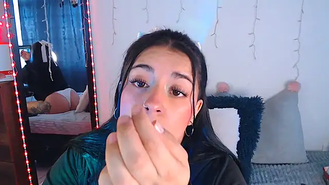 Snapshot of Samanta_james19 chatting on July 28, 2026, 9:03 pm Samanta james19 online show from July 28, 2026, 9:03 pm