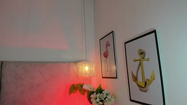 Snapshot of naomiii__ chatting on March 21, 2026, 11:36 am naomiii online show from March 21, 2026, 11:36 am