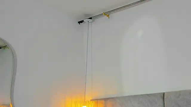 naomiii   online show from October 28, 2025, 11:53 am