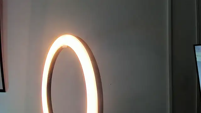 Snapshot of naomiii__ chatting on February 24, 2026, 11:44 am naomiii online show from February 24, 2026, 11:44 am