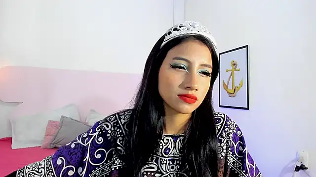 naomiii   online show from September 24, 2025, 12:22 pm