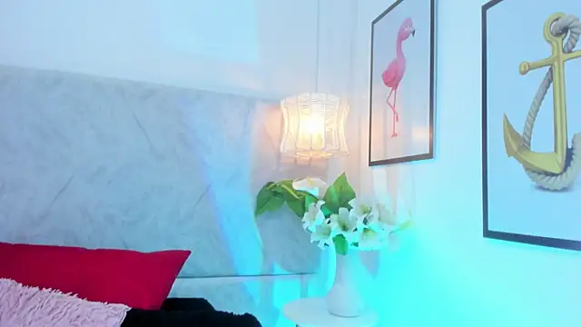 Snapshot of naomiii__ chatting on February 23, 2026, 11:44 am naomiii online show from February 23, 2026, 11:44 am