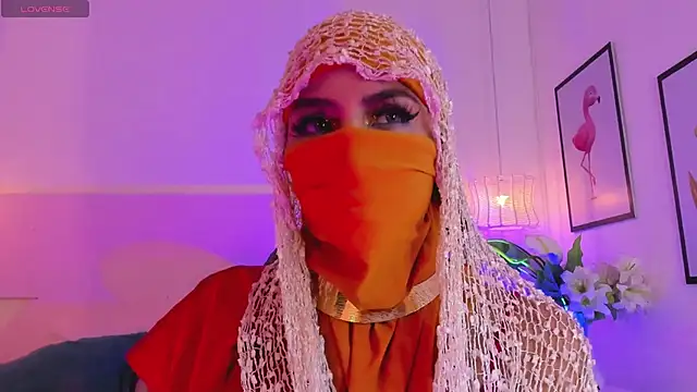 naomiii   online show from October 20, 2025, 11:55 am