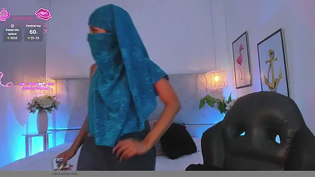 Snapshot of naomiii__ chatting on February 12, 2026, 12:38 pm naomiii online show from February 12, 2026, 12:38 pm