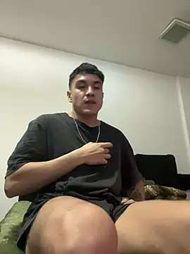 Snapshot of LCarreraa chatting on June 4, 2026, 8:02 pm LCarreraa online show from June 4, 2026, 8:02 pm