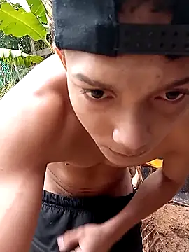 tayson  online show from March 4, 2025, 1:49 pm