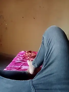 Snapshot of Surajpuja79 chatting on March 31, 2026, 8:27 am Surajpuja79 online show from March 31, 2026, 8:27 am