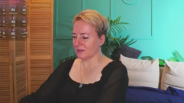 Nika Smit online show from September 14, 2025, 5:19 am