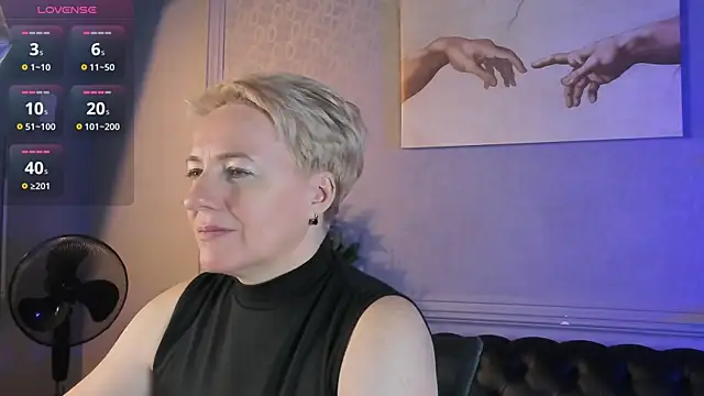 Nika Smit online show from November 28, 2025, 9:31 am