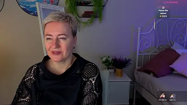 Nika Smit online show from March 14, 2026, 5:35 am