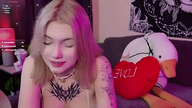 HellenHornny online show from February 24, 2025, 12:26 pm